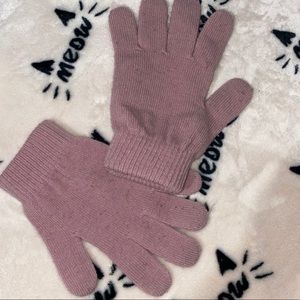 Pink winter gloves